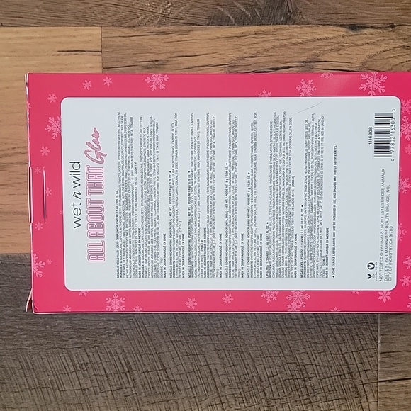 Wet n Wild all about that glow makeup kit - Picture 2 of 2